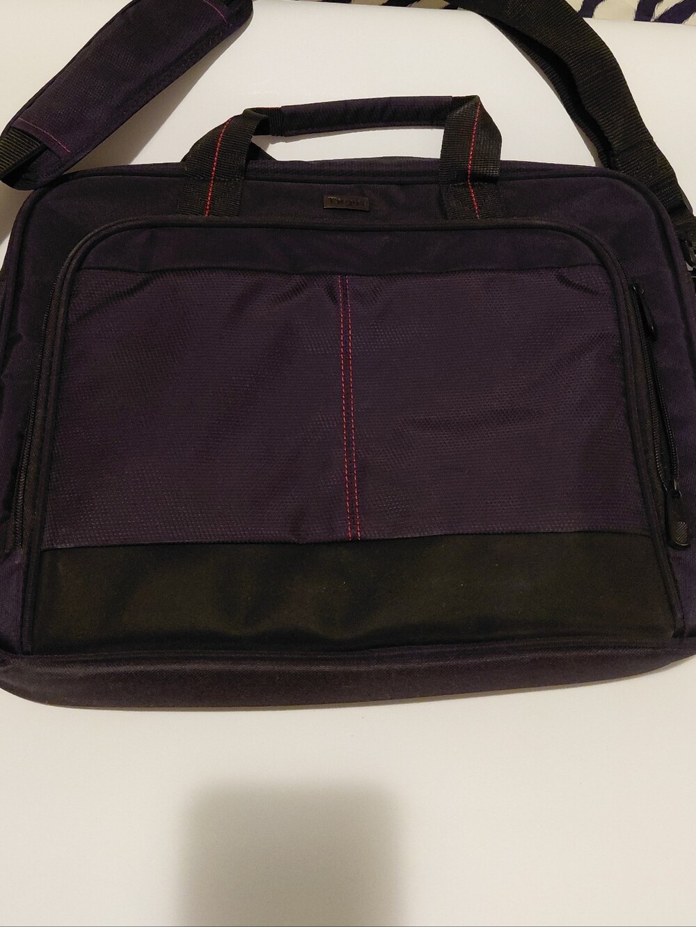 > Targus Black Laptop Shoulder Bag with Red Stitch Accents